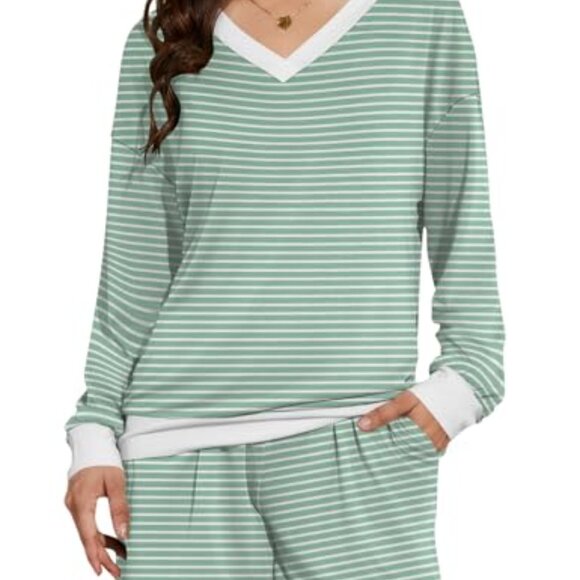 Women's V-Neck Long Sleeve Pajama Set with Pocket - Cozy Loungewear - Picture 6 of 8